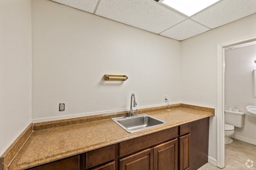 More Photos Of 2501 W Hillsboro Blvd, Deerfield Beach Office For Sale