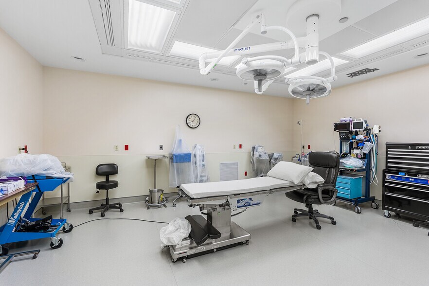 More Photos Of 670 Woodbourne Rd, Langhorne Medical For Sale