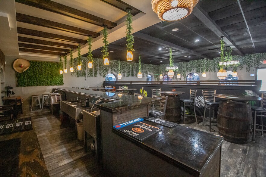 More Photos Of 4400 Hancock Bridge Pky, North Fort Myers Restaurant For Sale