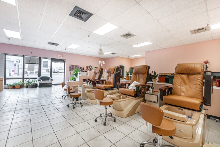 More Photos Of 128 W 8th St, Monroe General Retail For Sale