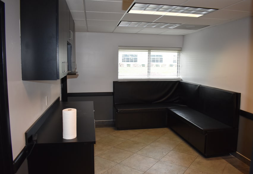 More Photos Of 296 Cayuga Dr, Mooresville Warehouse For Sale