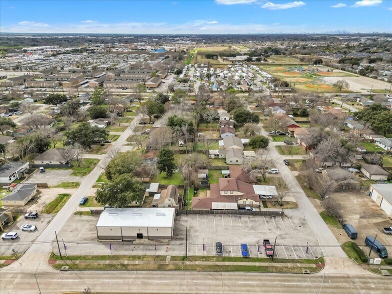 More Photos Of 4610 Center St, Deer Park Light Distribution For Sale