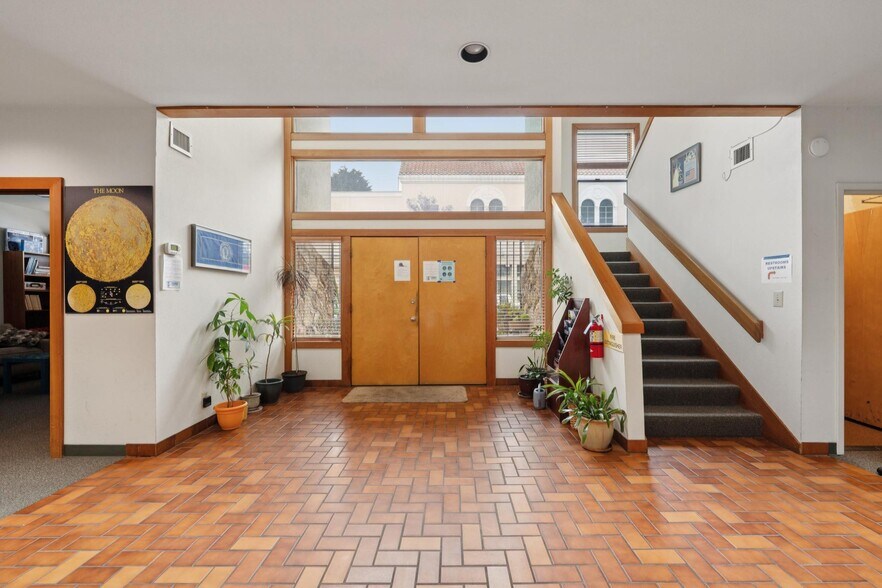 More Photos Of 390 Ashton Ave, San Francisco Office For Sale