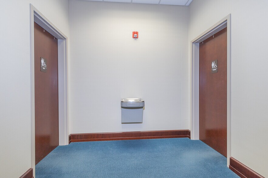 More Photos Of 129 N Main St, Anderson Office For Lease
