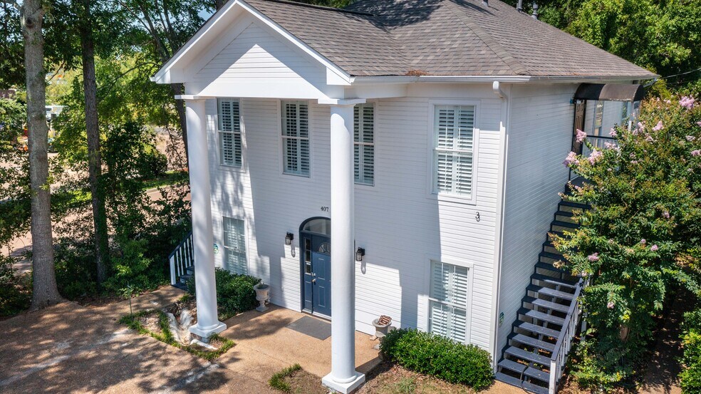 More Photos Of 407 Orchard Park, Ridgeland Office Residential For Sale