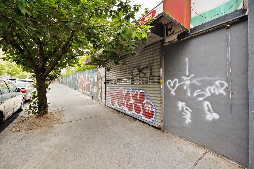 More Photos Of 600-602 Morris Ave, Bronx General Retail For Sale