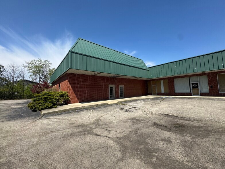More Photos Of 4614-4652 Wilmington Pike, Dayton General Retail For Sale