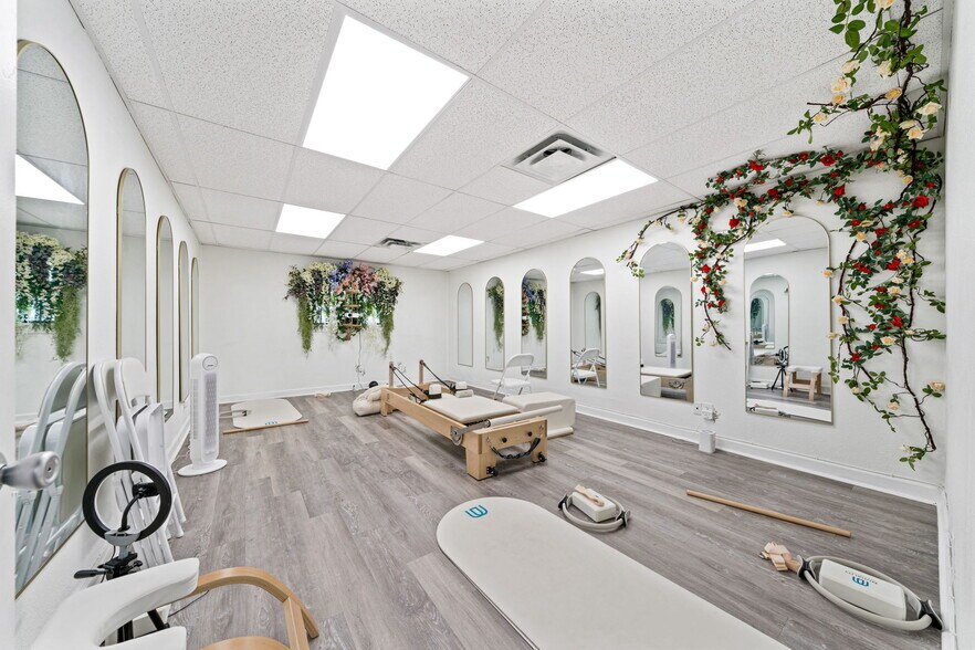 More Photos Of 2379 NE Loop 410, San Antonio Medical For Sale