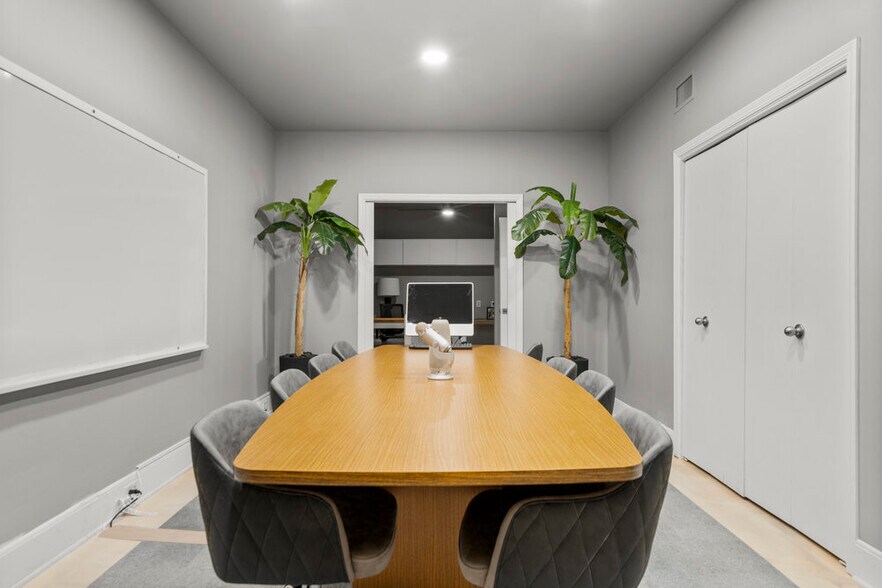 More Photos Of 221 S Nogales Ave, Tulsa Office Residential For Sale