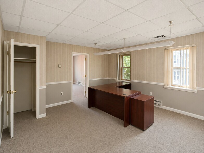 More Photos Of 7 Henry St, Worcester Light Manufacturing For Sale