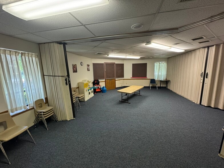 More Photos Of 14219 49th St, Vancouver Religious Facility For Sale