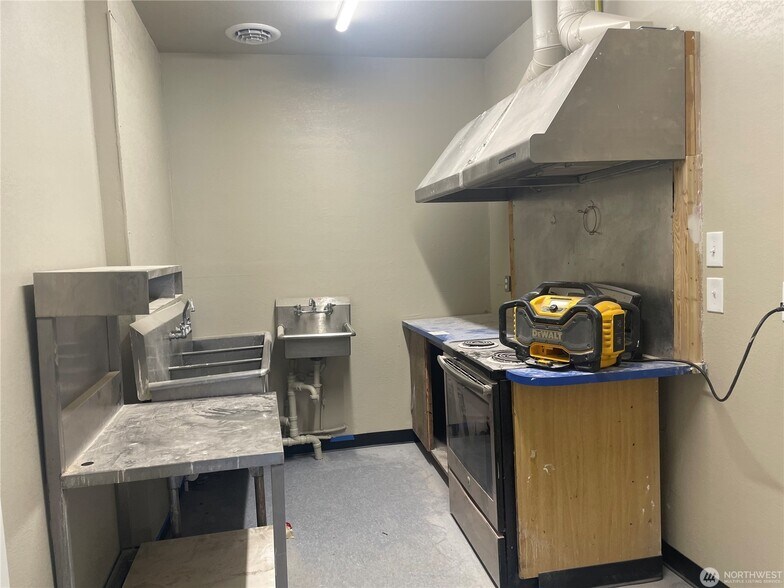 More Photos Of 310 Main st, Granger General Retail For Lease