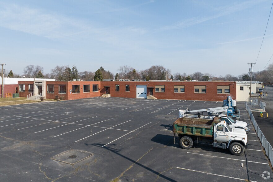 More Photos Of 328-332 N Westwood Ave, Toledo Warehouse For Lease