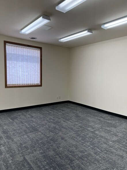 More Photos Of 21100 W Capitol Dr, Pewaukee Office For Lease