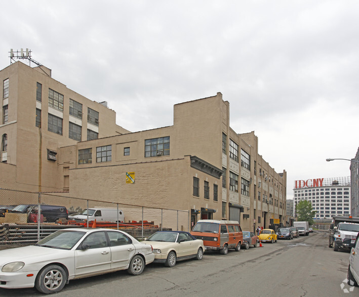 More Photos Of 4301 Queens St, Long Island City Warehouse For Lease
