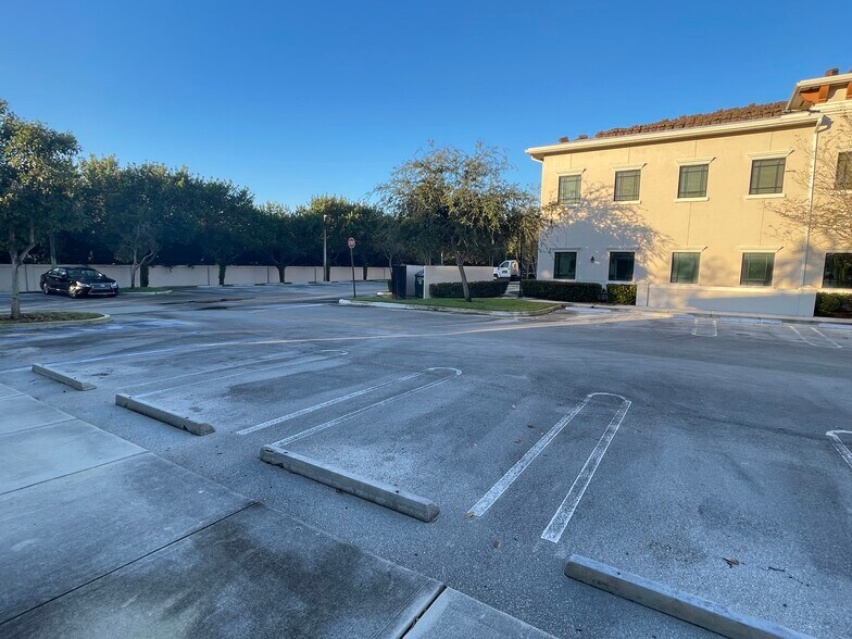 More Photos Of 10600 Griffin Rd, Cooper City Office For Lease