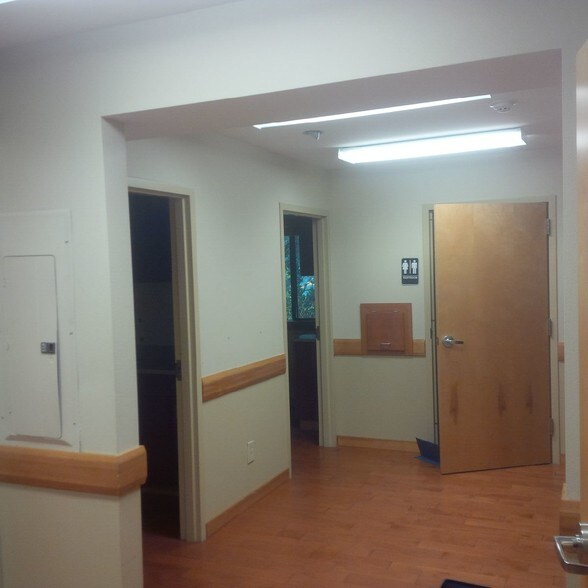 More Photos Of 20696 Bond Rd NE, Poulsbo Medical For Lease