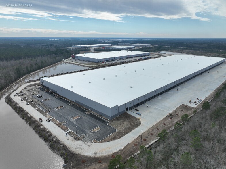 More Photos Of 1338 Interstate Centre Blvd, Ellabell Unknown For Lease