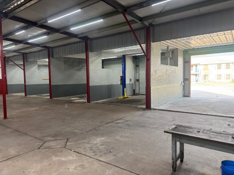 More Photos Of 10105 Old Bammel N Houston Rd, Houston Carwash For Lease