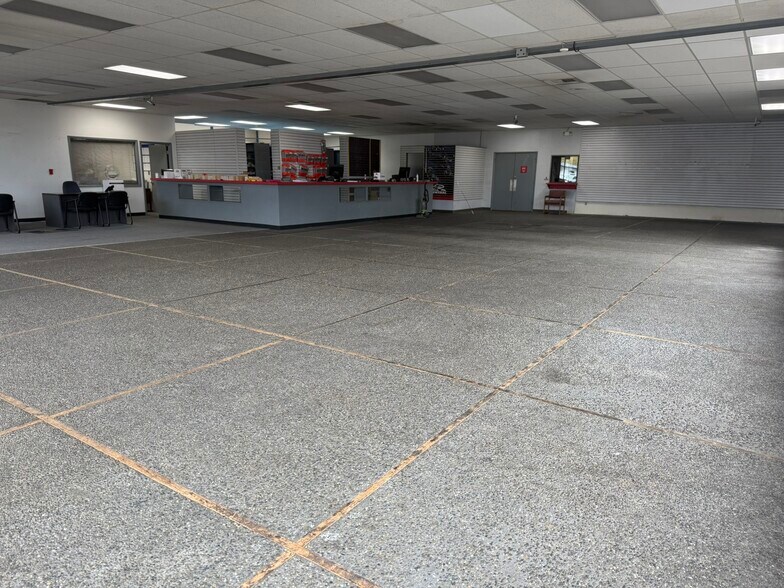 More Photos Of 16002 Pacific Ave S, Spanaway Auto Dealership For Sale