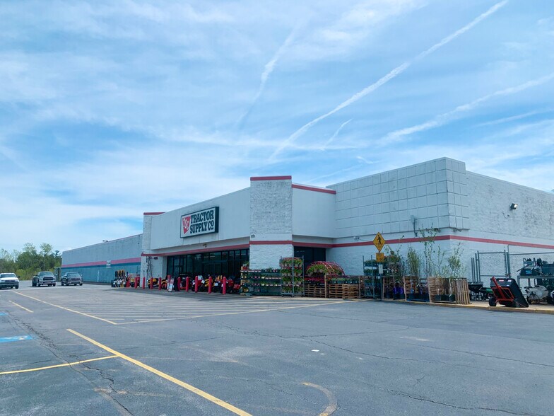 Primary Photo Of 1005 S Saint Marys St, Saint Marys General Retail For Lease