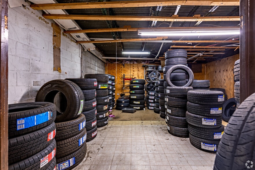 More Photos Of 109 N Story Rd, Irving Service For Sale