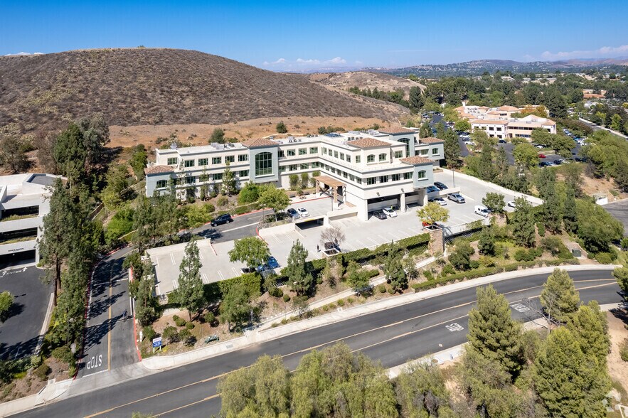 More Photos Of 555 Marin St, Thousand Oaks Office For Sale