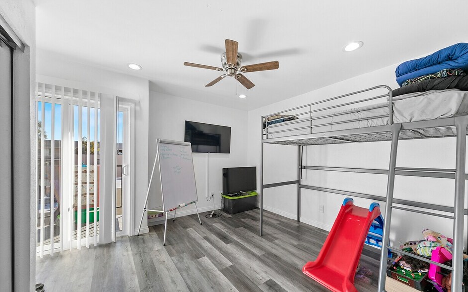 More Photos Of 1206 Gladys Ave, Long Beach Apartments For Sale