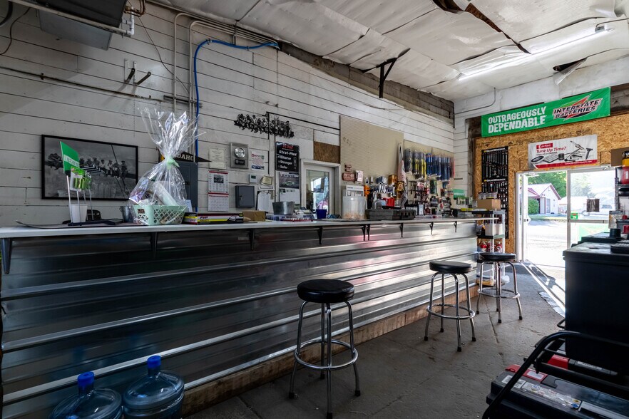 More Photos Of 438 Highway 55, Horseshoe Bend Auto Repair For Sale