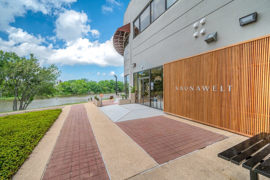 More Photos Of 18301-18313 Egret Bay Blvd, Houston Unknown For Lease
