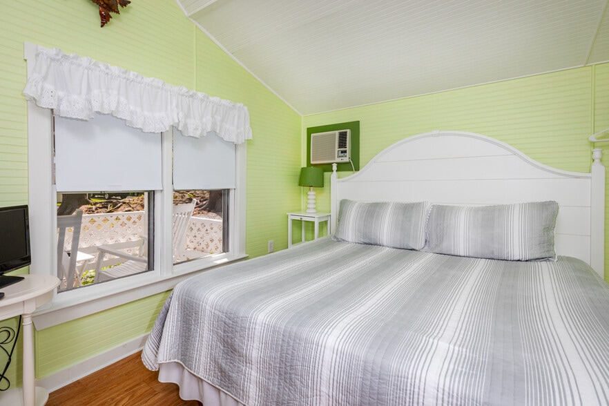 More Photos Of 2 River Rd, Cape Neddick Hospitality For Sale