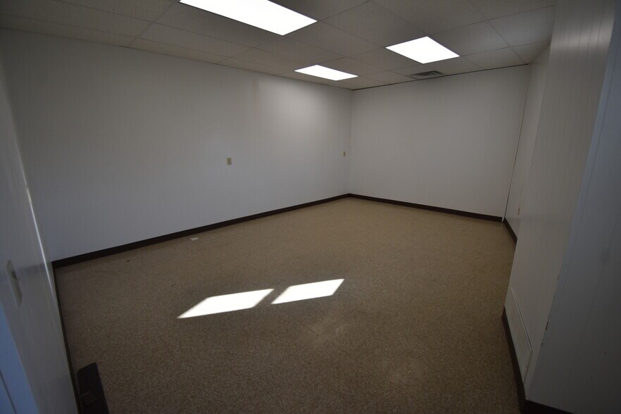 More Photos Of 1710-1728 Butler St, Easton Unknown For Lease