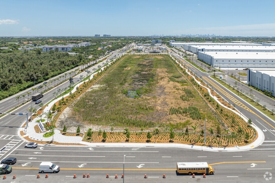 More Photos Of NW 107th Ave, Doral Unknown For Lease