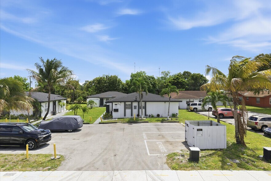 More Photos Of 6032 SW 25th St, Miramar Apartments For Sale