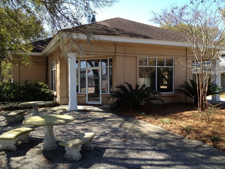 More Photos Of 234 Mathis Ferry Rd, Mount Pleasant Office For Lease