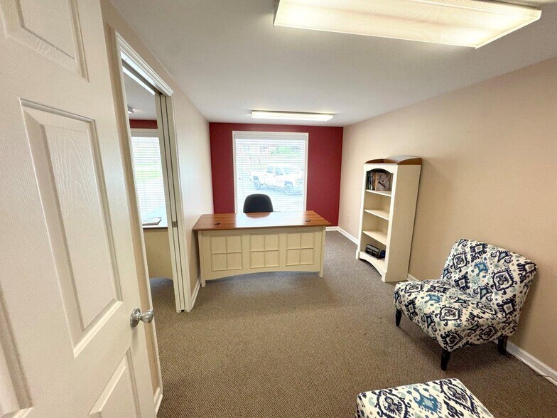 More Photos Of 1748 S Main St, Rocky Mount Office For Sale
