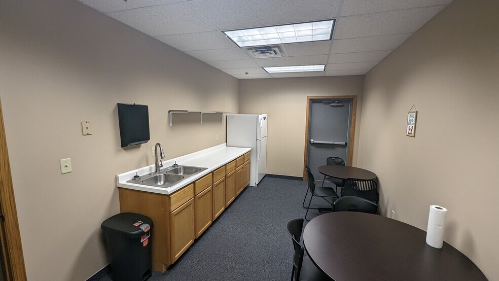 More Photos Of 13770 Frontier Ct, Burnsville Office For Sale