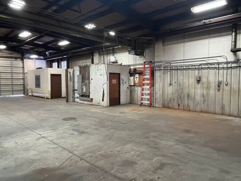More Photos Of 3300 S Ann Arbor Ave, Oklahoma City Manufacturing For Sale