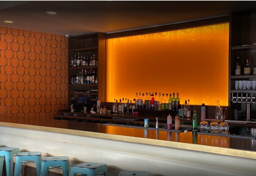 More Photos Of 517-525 Selby Ave, Saint Paul Restaurant For Lease