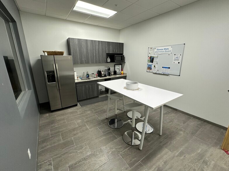 More Photos Of 3905 Center Loop, Orlando Unknown For Lease