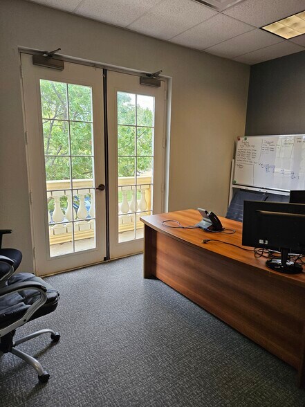 More Photos Of 2304 W Interstate 20, Arlington Office For Lease