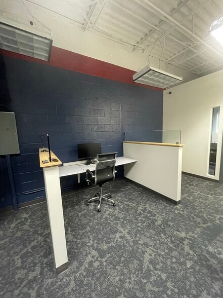 More Photos Of 8900 Edgeworth Dr, Capitol Heights Warehouse For Sale