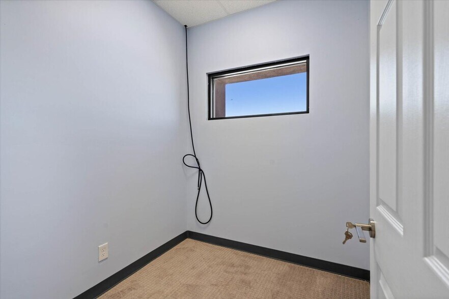 More Photos Of 7530 E Nonchalant Ave, Carefree Medical For Sale