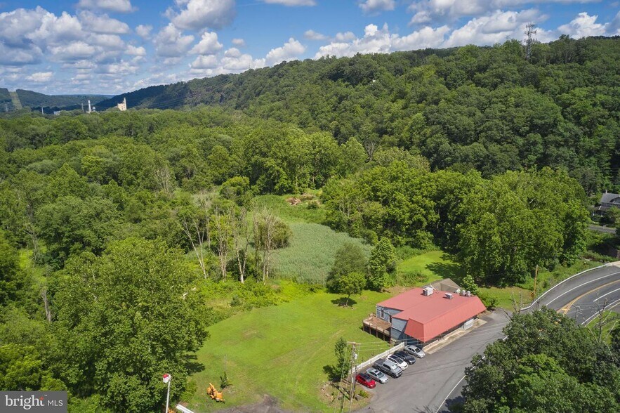 More Photos Of 9755 Easton Rd, Kintnersville Restaurant For Sale