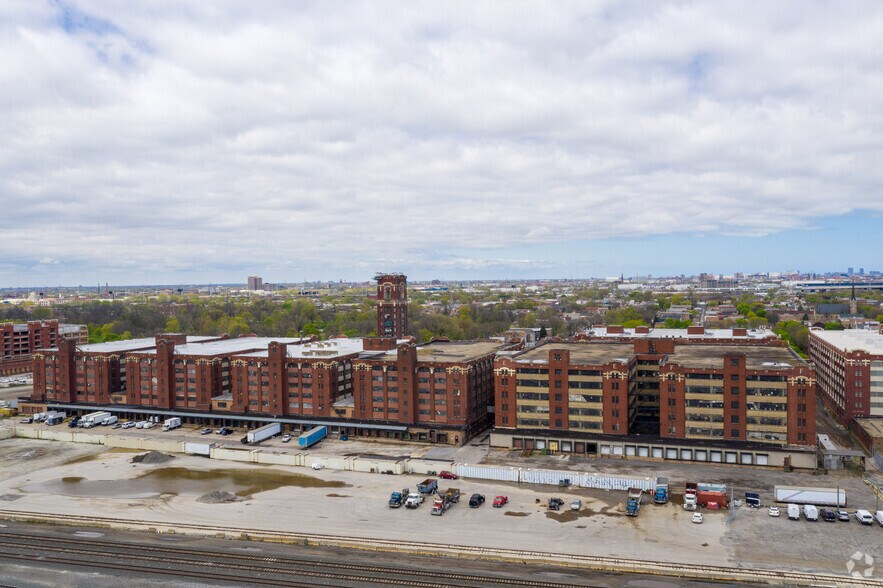 More Photos Of 1965 W Pershing Rd, Chicago Manufacturing For Lease