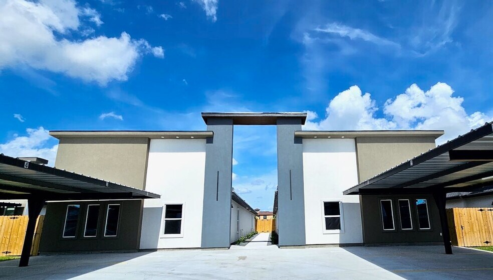 Primary Photo Of 2904 Links Dr, Edinburg Multifamily For Sale