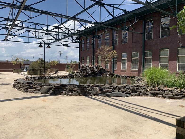 More Photos Of 600 N Hartley St, York Office Residential For Lease