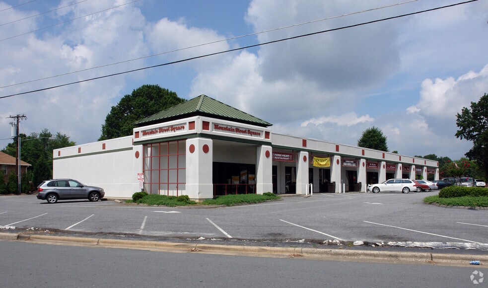 Primary Photo Of 305 W Mountain St, Kernersville Freestanding For Lease