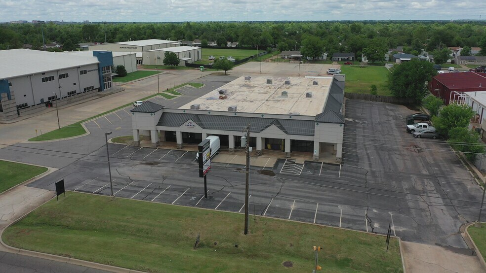 Primary Photo Of 3901-3909 SE 29th St, Oklahoma City Office For Sale