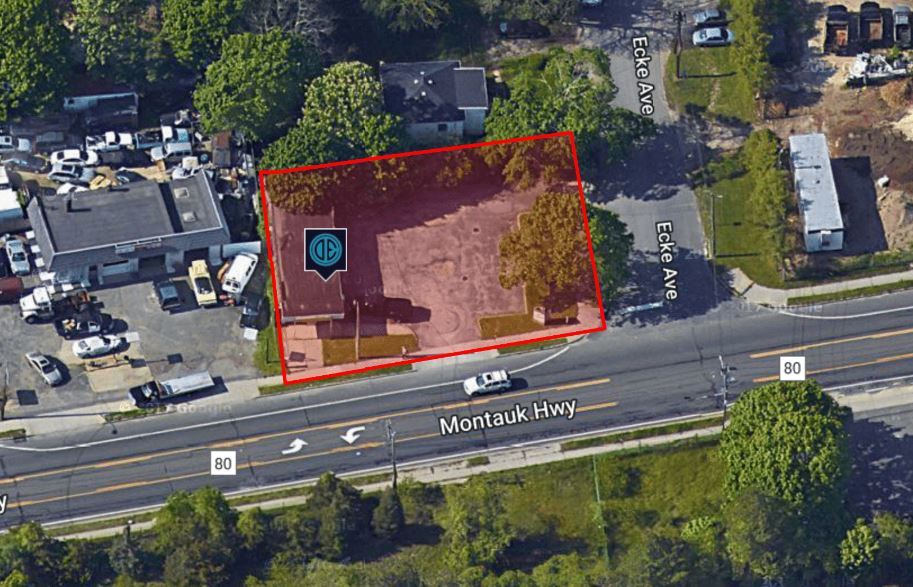 More Photos Of 1595 Ecke, Bellport Village Freestanding For Sale